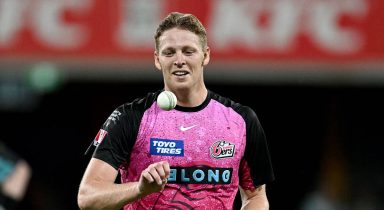 WATCH: Jack Edwards grabs stunning catch off his own bowling in Big Bash League