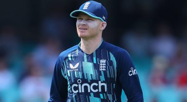 WATCH: Sam Billings take a stunning one-handed catch in ILT20 match