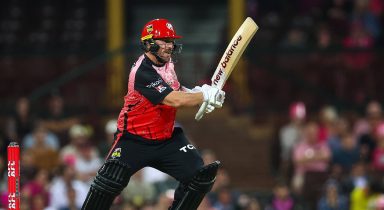 WATCH: Aaron Finch receives Grand reception as Melbourne Renegades retire his jersey No.5