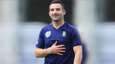 WATCH: Dean Elgar gets a guard of honour from teammates in IND vs SA 2nd Test
