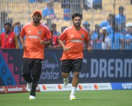 Bowl on yellow markers: Paras Mhambrey takes special class for bowlers