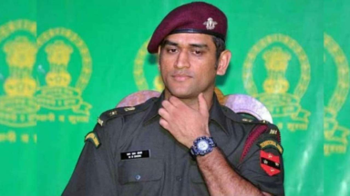 Watch: MS Dhoni unfurls Indian tricolor at his home on 75th Republic Day