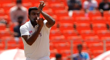 R Ashwin receives Padma Shri award from President Droupadi Murmu