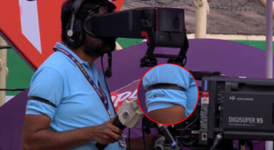 Why were BCCI commentators and crew wearing black armbands on Day 2 of the Ranchi Test?