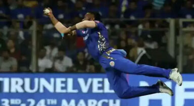 WATCH: Kieron Pollard rolls back the years with a vintage one-handed stunner in PSL 2024
