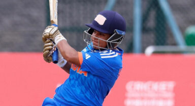 Out but not out: Watch injured RCB-W allrounder Kanika Ahuja meet up with teammates while undergoing rehab
