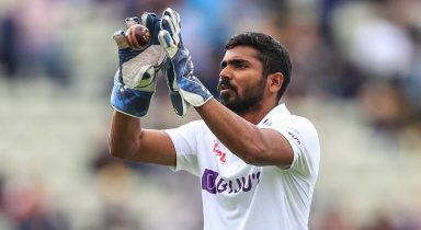 KS Bharat misses simple stumping, Fans rue absence of Sanju Samson