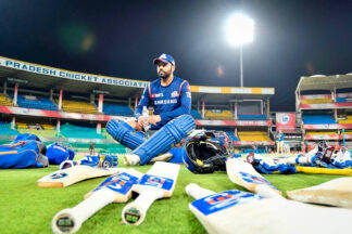 Watch: Sachin Tendulkar felicitates Rohit Sharma on 200th IPL appearance for Mumbai Indians