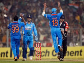 Decoding MS Dhoni: Ravichandran Ashwin & Michael Hussey reveal CSK greats Retrospective Wisdom