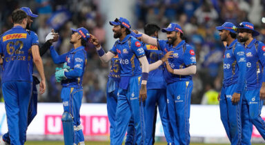 MI vs DC: Tristan Stubbss fight in vain, Romario Shepherd stars as MI open account