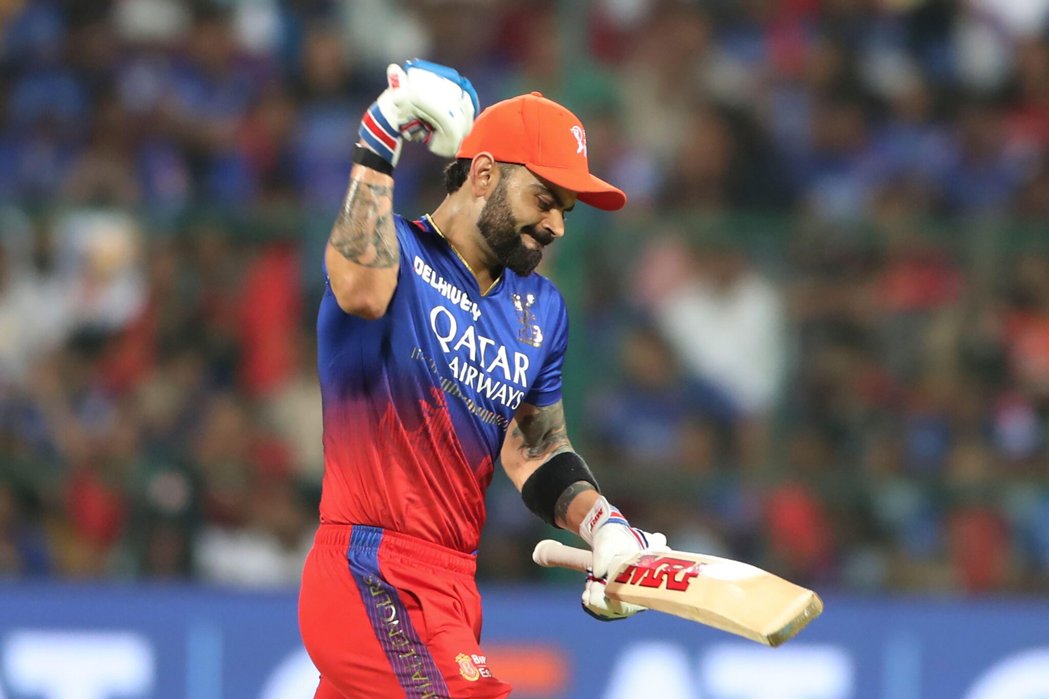 Watch: Frustrated Virat Kohli screams in anger at RCB teammates after ...