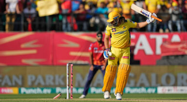 MS Dhoni invites criticism for batting at No. 9, Harbhajan Singh says he shouldnt play if..