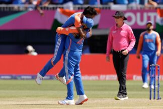 Mumbai Indians united! Hardik Pandya, Rohit Sharma reconcile with warm embrace in IND vs PAK