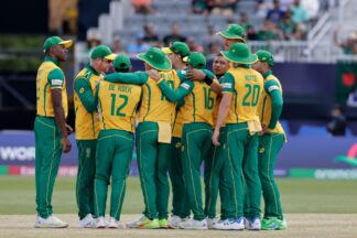 South Africa win three games on trot with 4-wicket victory against BAN, qualify for Super 8