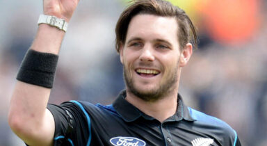 Former New Zealand pacer Mitchell McClenaghan scolds Pakistan journalist on his IPL jealousy