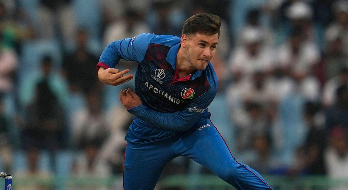 Best Bowling Spells In CSK Vs MI Matches Best Bowling Spells In CSK Vs MI Matches