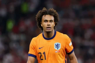 Joshua Zirkzee joins Manchester United as rebuild for Reds begin