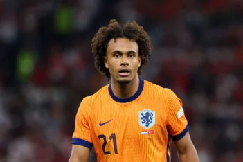 Joshua Zirkzee joins Manchester United as rebuild for Reds begin