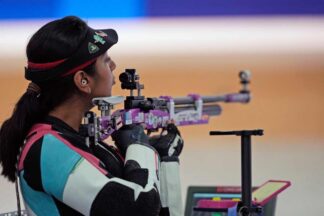 When will Ramita Jindal play her womens 10m air rifle final event?