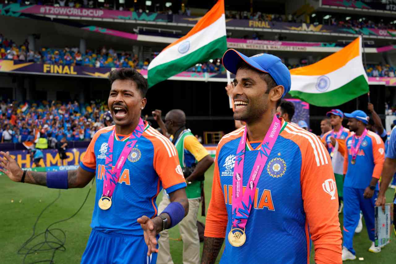 लाइव स्ट्रीमिंग, टेलीविजन चैनल और वेबसाइट विवरण CricketWatch