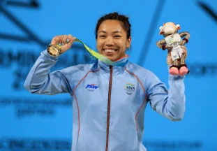 What is Mirabai Chanus clean and jerk record?