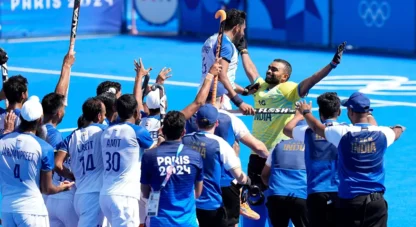 Indian hockey team bows down to honour PR Sreejesh after farewell game
