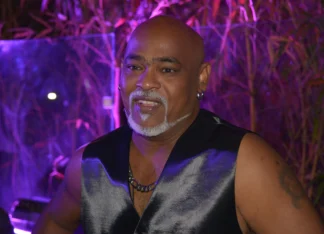 Fans concerned about Vinod Kamblis health as he meets old friend Sachin Tendulkar