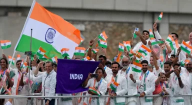 Who will be Indias flagbearer at closing ceremony at Paris Olympics?