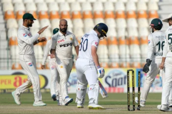 PAK vs ENG 2nd Test: Pakistan sans Babar Azam stage unlikely comeback, restrict England to 239/6