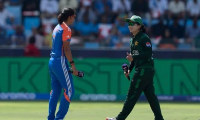 Harmanpreet Kaur follows no handshake tradition at toss