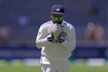 WATCH: Rishabh Pant takes blinder of a catch to dispatch Steve Smith in IND vs AUS Test