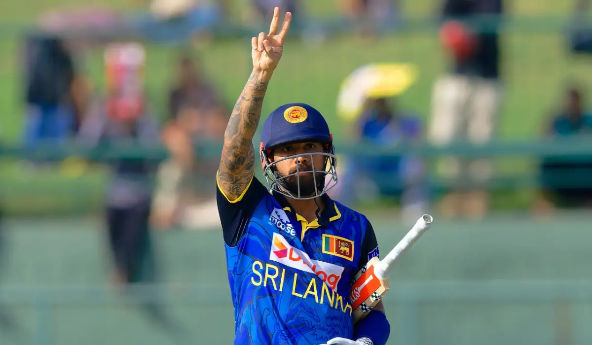 Kusal Mendis reacted to the call of the batting coach, Slam on 6th OD Ton Kusal Mendis reacted to the call of the batting coach, Slam on 6th OD Ton