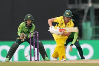 One Woman Army! Beth Mooney pulls off a Glenn Maxwell to rescue Australia in Womens World Cup 2025
