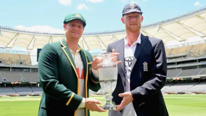 No Cummins & Hazlewood as Australia stick with Khawaja for 2nd Ashes Test