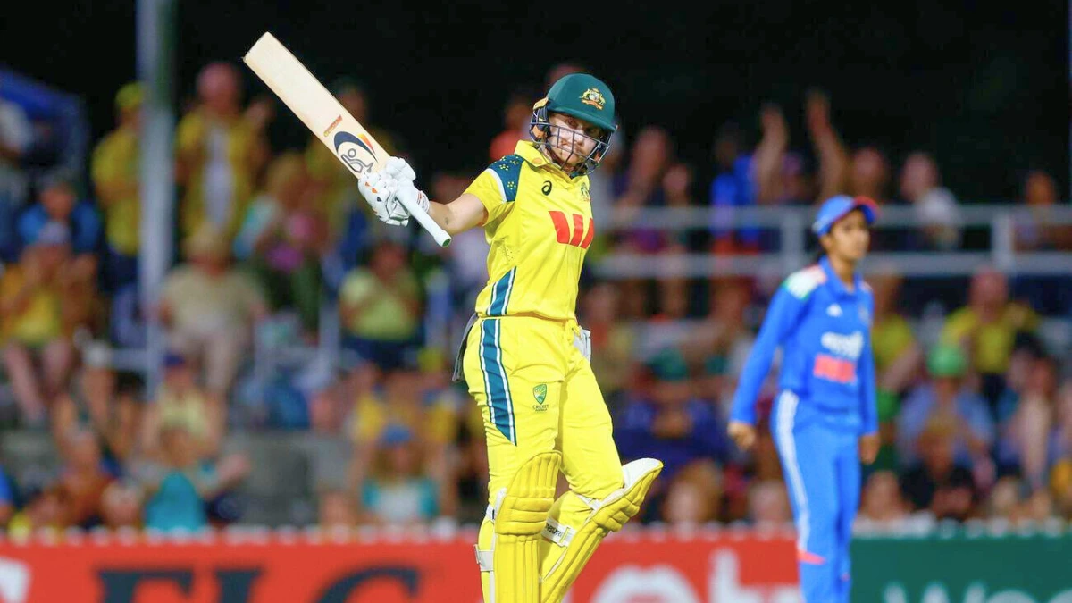 With Mitchell Starc cheering from sides, Alyssa Healy bows out from ODIs like only she can