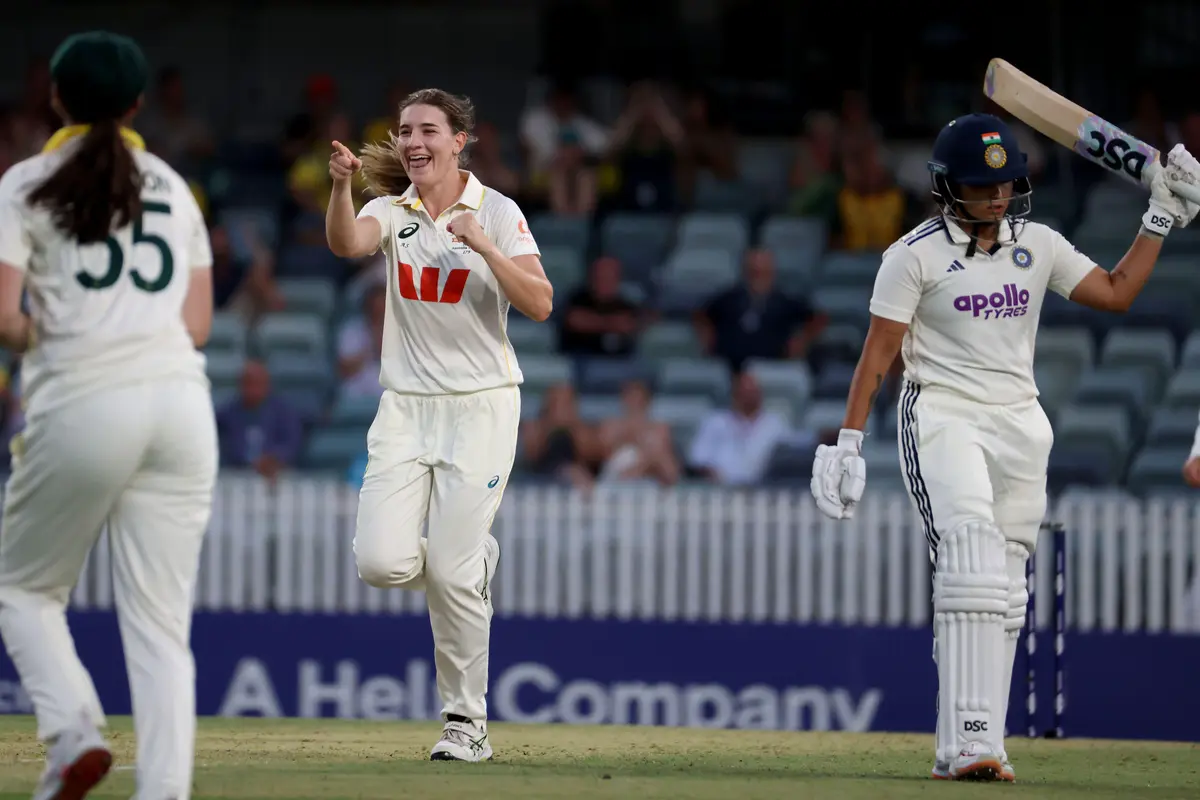 As anticipated, Indian batting fails to place up resistance towards Aussies & swinging pink ball