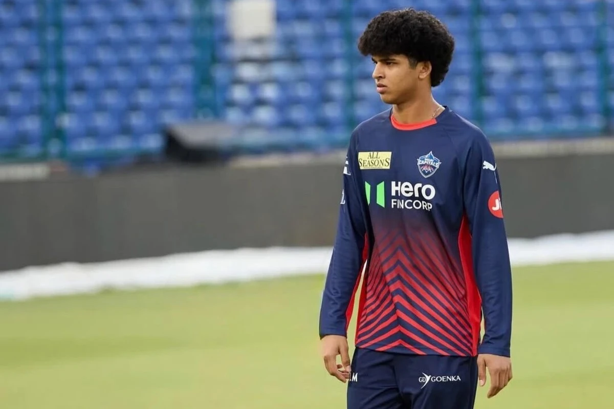 Who is the Delhi Capitals batter taken to hospital after freak practice incident?