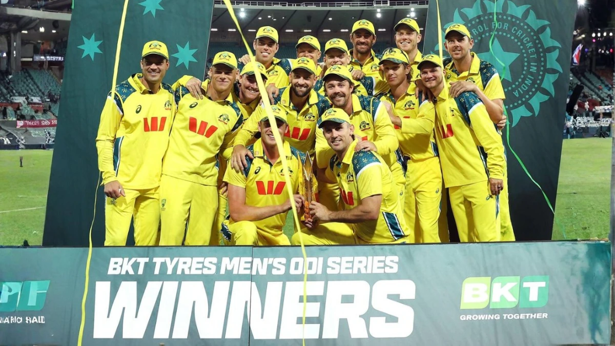 Ollie Peake to break Ricky Ponting's record as Australia hand teen sensation ODI debut vs Pakistan