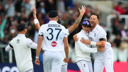 16 wickets tumble at Lords as Robinson and Jamieson dominate